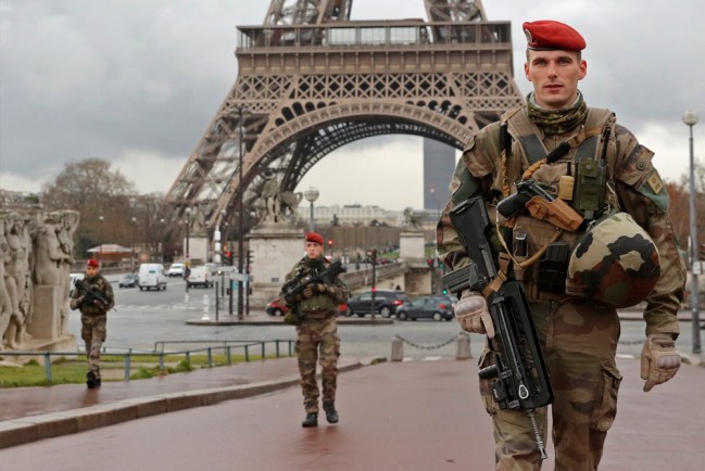 L’armée française n’a pas assez d’armes et de munitions